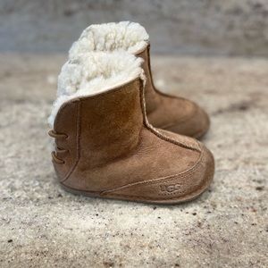 UGG I Boo 5206 Shearling size Medium Toddler